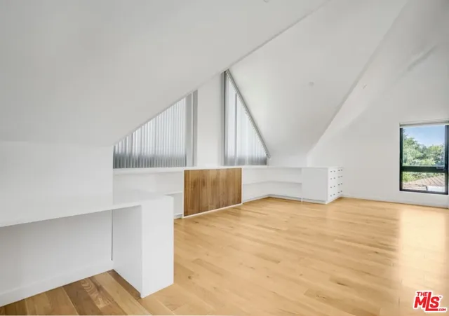 $12,000 | 3641 Greenwood Avenue, Los Angeles, CA 90066