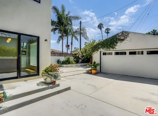 $12,000 | 3641 Greenwood Avenue, Los Angeles, CA 90066