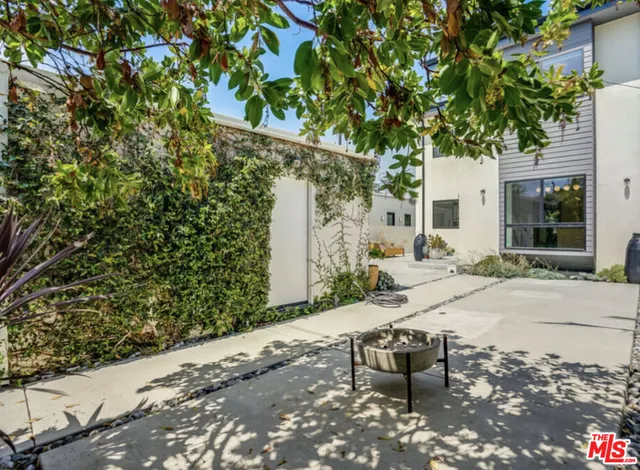 $12,000 | 3641 Greenwood Avenue, Los Angeles, CA 90066