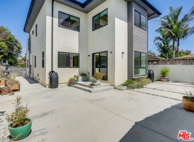 $12,000 | 3641 Greenwood Avenue, Los Angeles, CA 90066