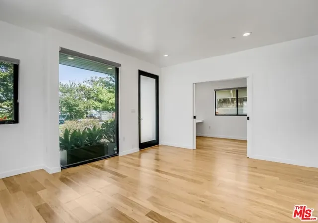 $12,000 | 3641 Greenwood Avenue, Los Angeles, CA 90066