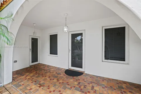 $4,750 | 410 Minorca Avenue, Coral Gables, FL 33134