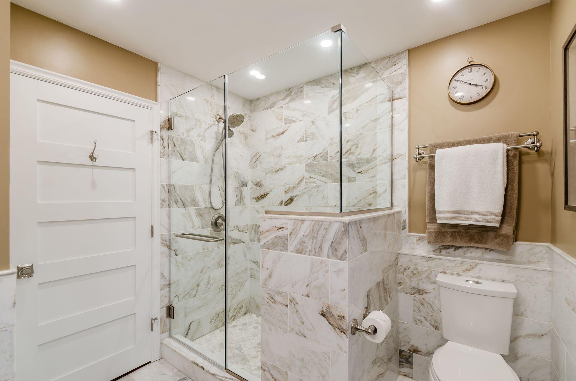 184 Fenway Road Columbus, OH 43214 - Photo 20 of 40 1st floor full bath