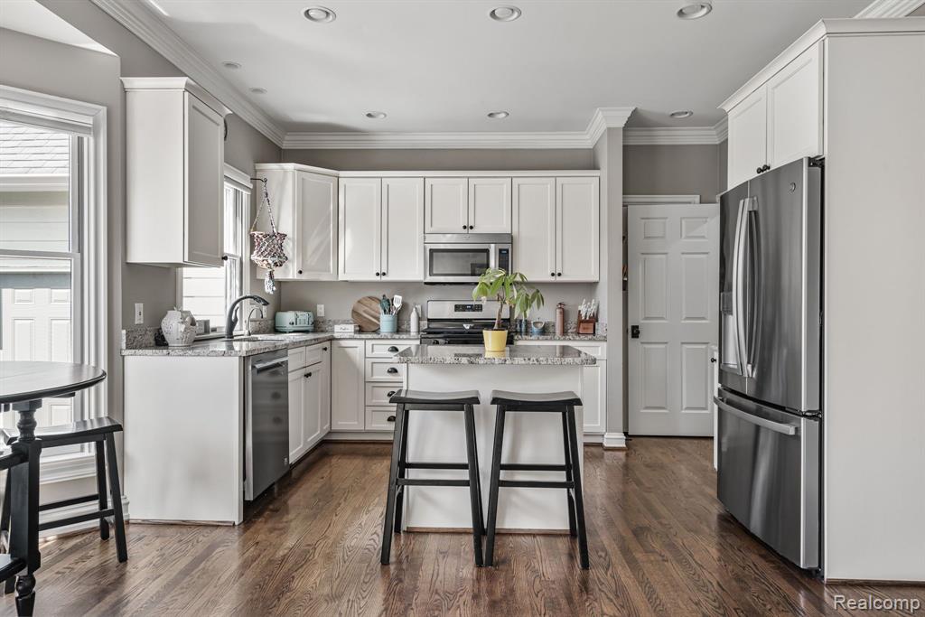 411 Cherry Tree Lane Rochester Hills, MI 48306 - Photo 9 of 61
