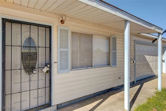 $1,800 | 620 Palmhurst Drive, Las Vegas, NV 89145