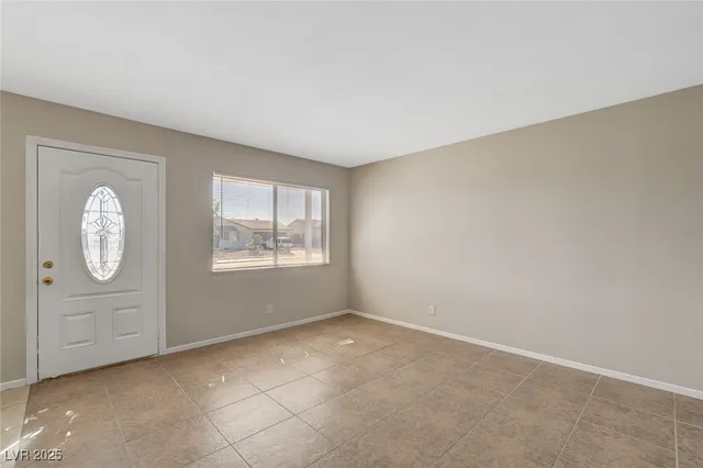 $1,800 | 620 Palmhurst Drive, Las Vegas, NV 89145