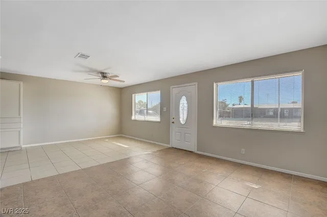 $1,800 | 620 Palmhurst Drive, Las Vegas, NV 89145