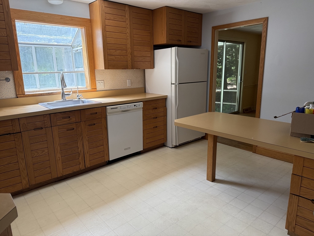 17 Pondview Road Sudbury, MA 01776 - Photo 12 of 37