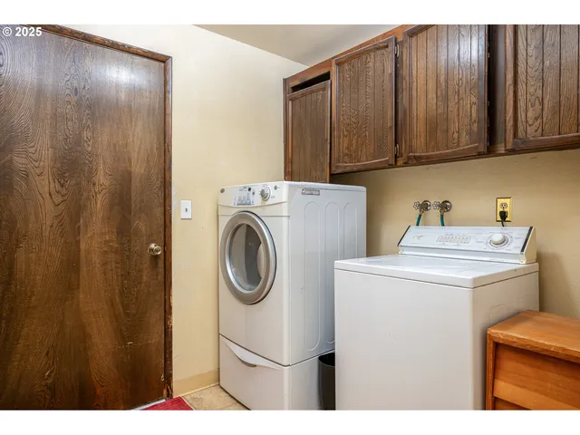 $525,000 | 6170 Southwest Cherryhill Drive, Beaverton, OR 97008