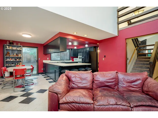 $525,000 | 6170 Southwest Cherryhill Drive, Beaverton, OR 97008