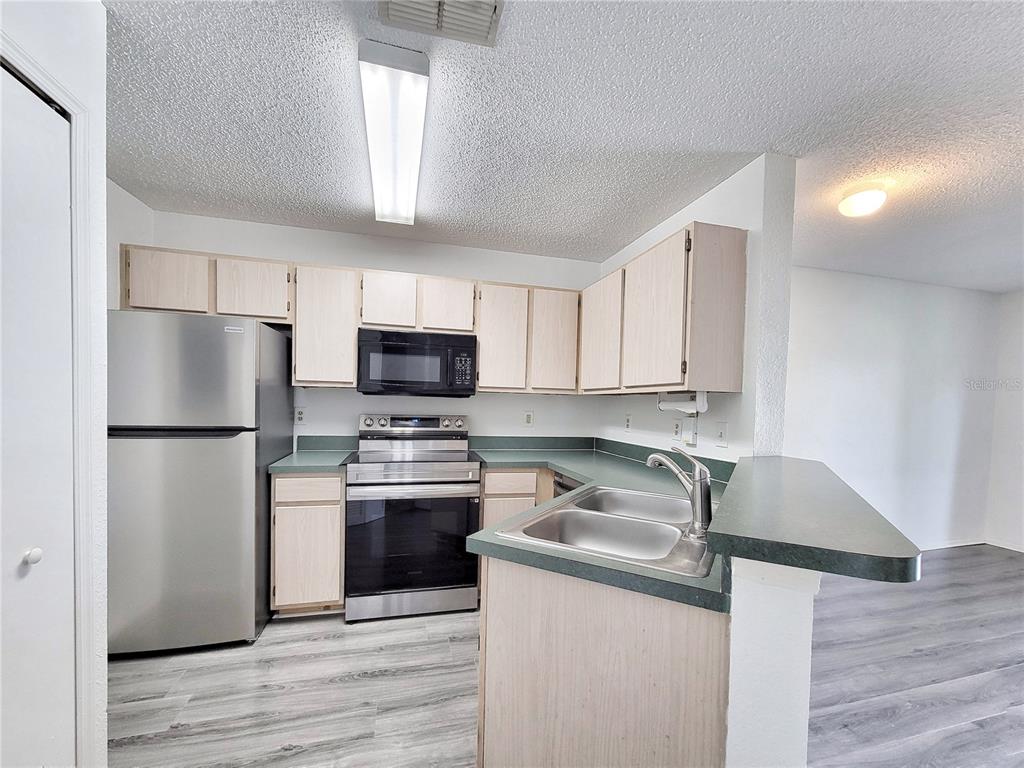 3705 Southwest 27th Street, Unit 818 Gainesville, FL 32608 - Photo 16 of 45