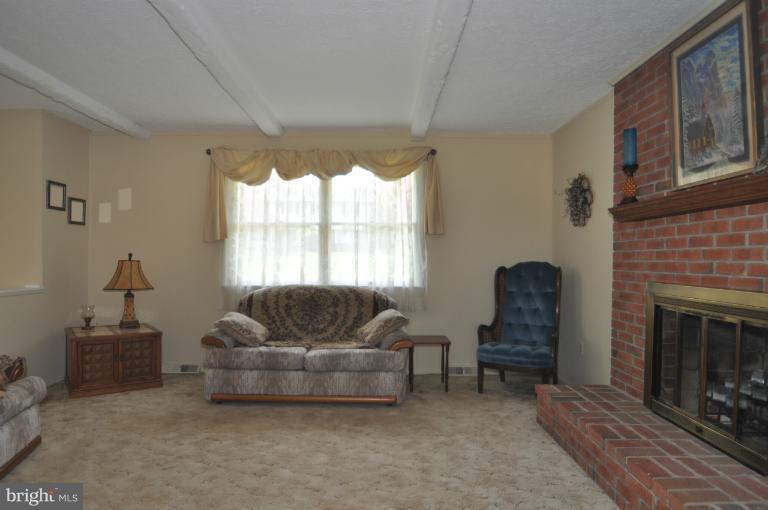 1117 Peachtree Road Fallston, MD 21047 - Photo 22 of 27 Living Room