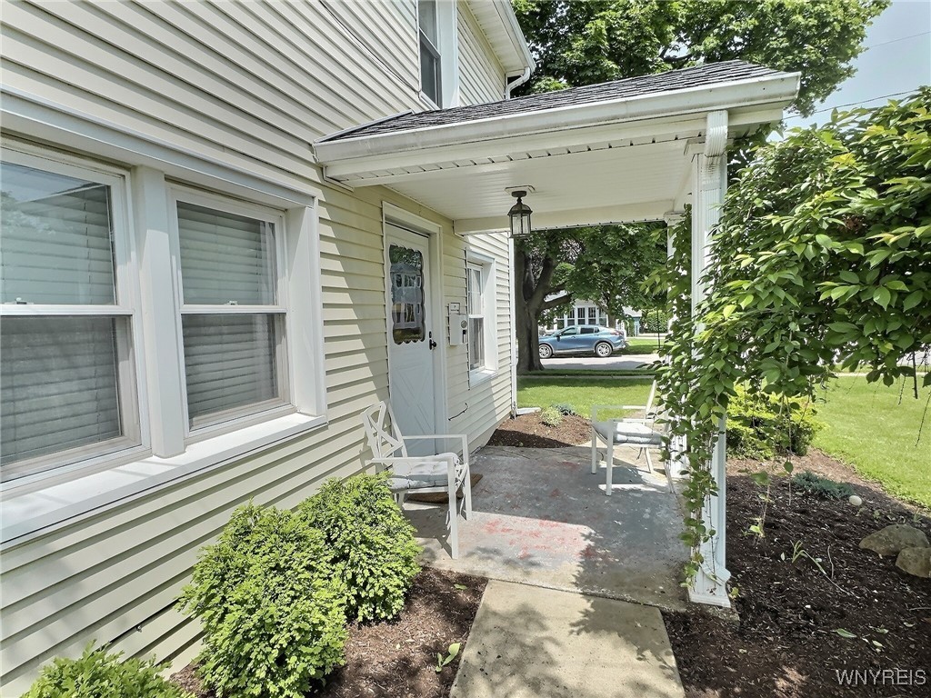 27 Eagle Street Amherst, NY 14221 - Photo 4 of 32