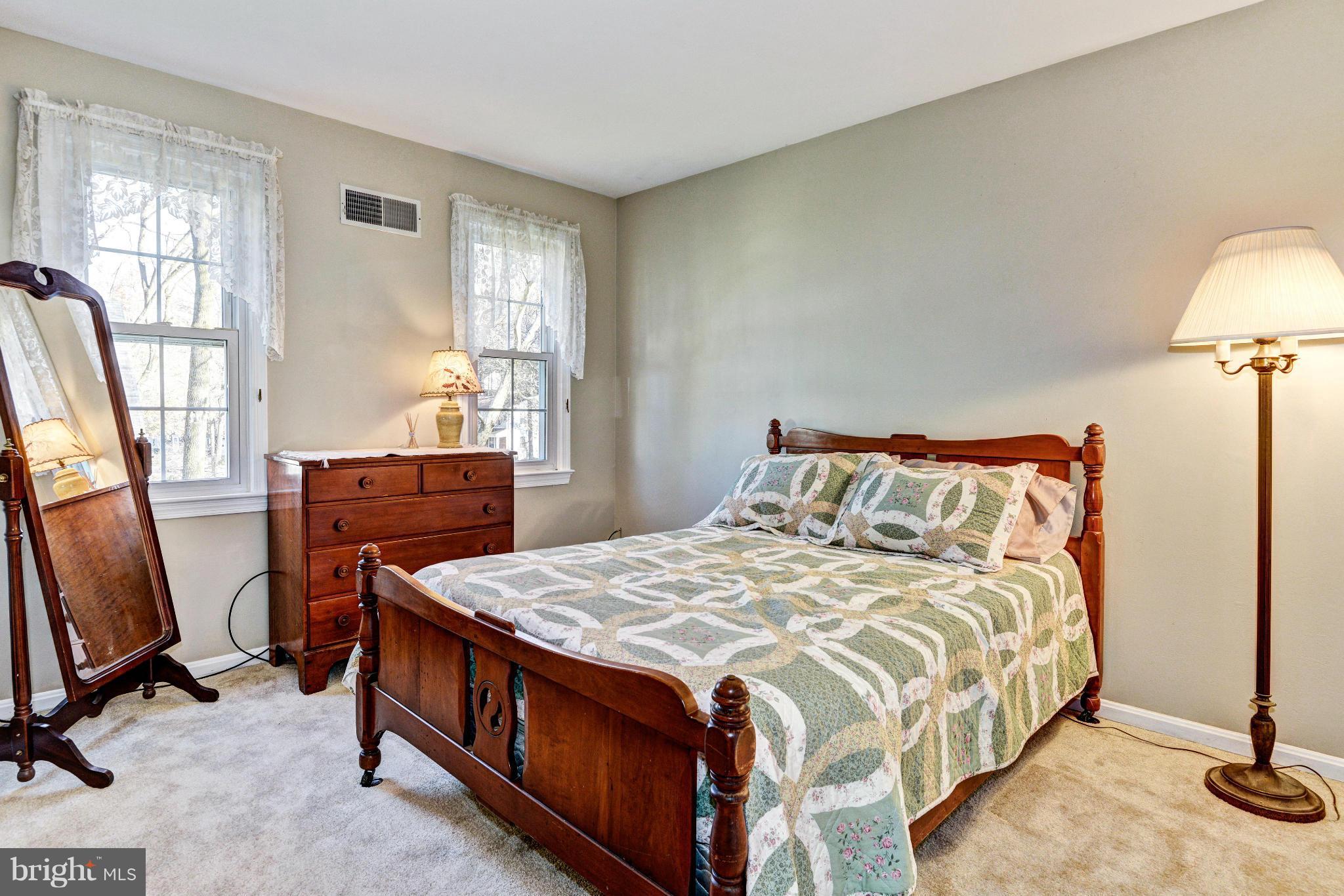 5206 Eliots Oak Road Columbia, MD 21044 - Photo 18 of 30 Bedroom