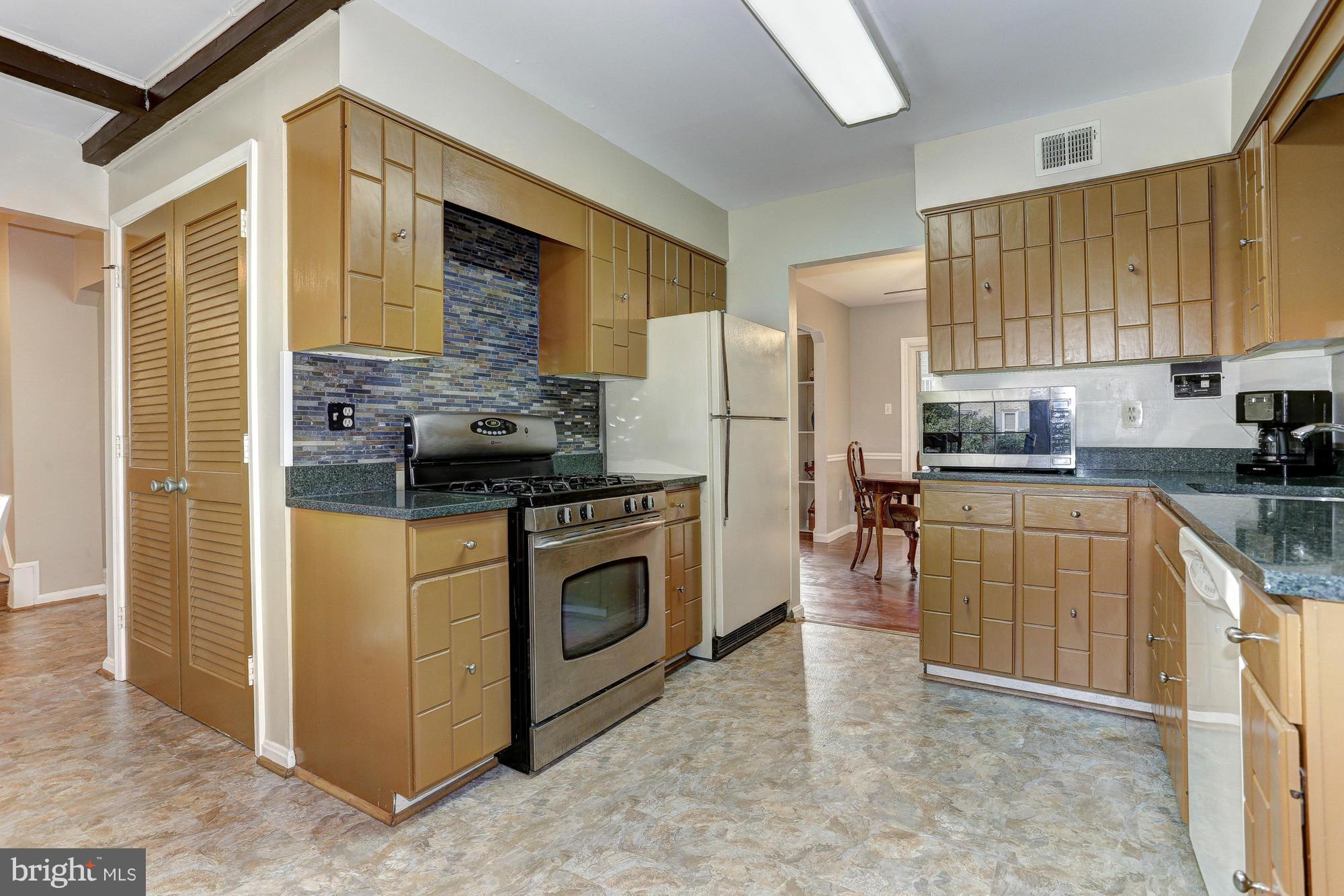 5206 Eliots Oak Road Columbia, MD 21044 - Photo 8 of 30 Kitchen
