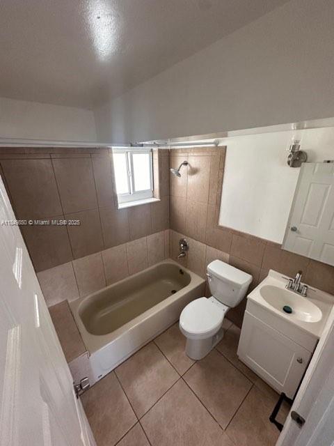 585 Northwest 182nd Terrace Miami Gardens, FL 33169 - Photo 5 of 18