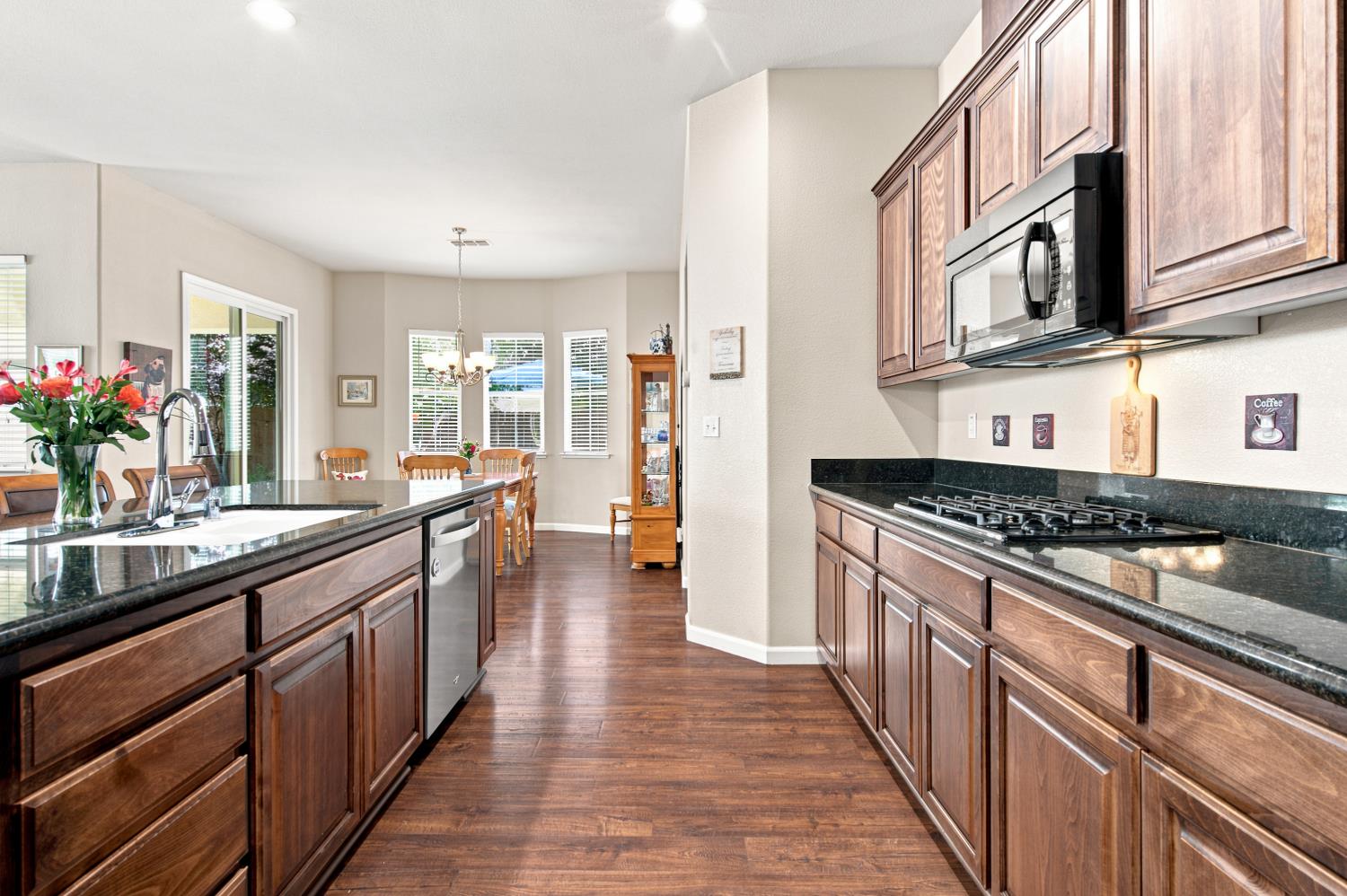 671 Cathedral Way Tracy, CA 95304 - Photo 20 of 38