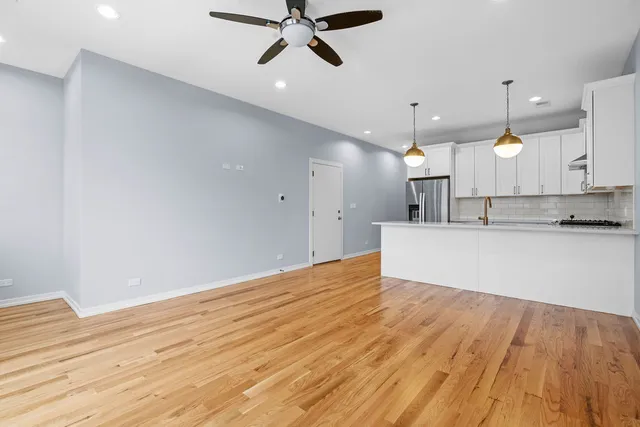 $315,000 | 4337 South Berkeley Avenue, Unit 2, Chicago, IL 60653