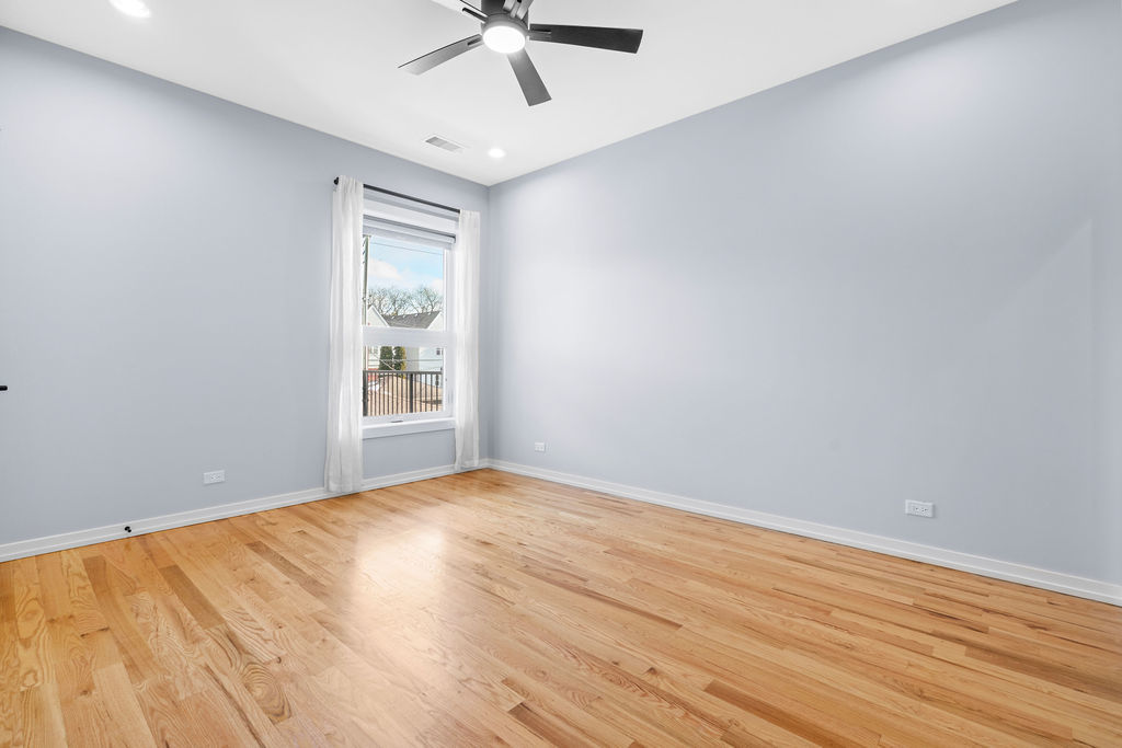 4337 South Berkeley Avenue, Unit 2 Chicago, IL 60653 - Photo 18 of 31