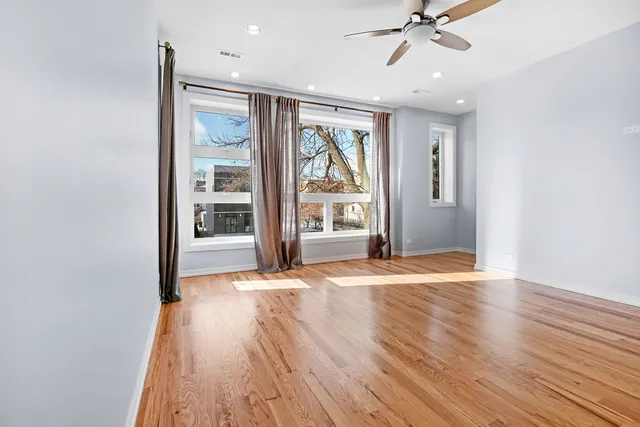 $315,000 | 4337 South Berkeley Avenue, Unit 2, Chicago, IL 60653