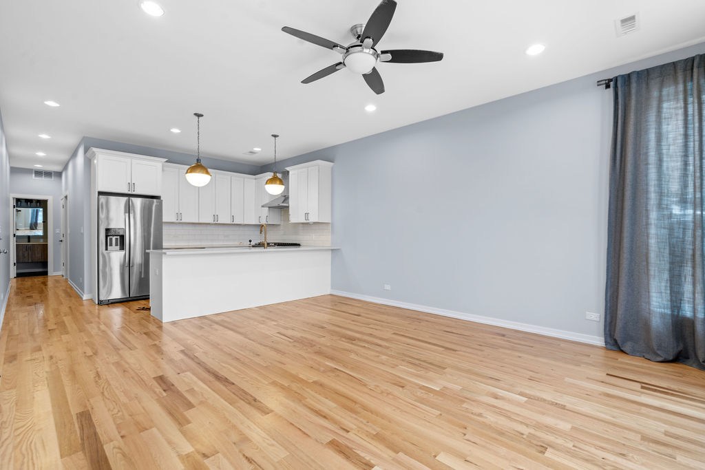 4337 South Berkeley Avenue, Unit 2 Chicago, IL 60653 - Photo 10 of 31