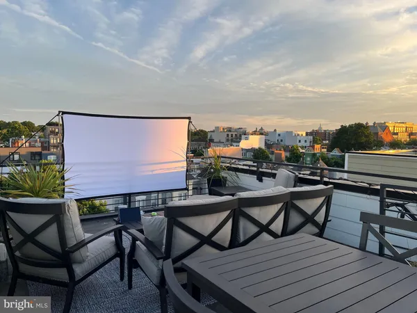 $949,000 | 1216 I Street Northeast, Unit A, Washington, DC 20002