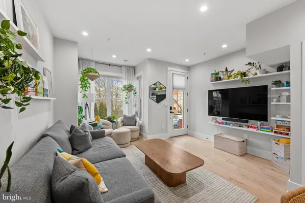 $949,000 | 1216 I Street Northeast, Unit A, Washington, DC 20002