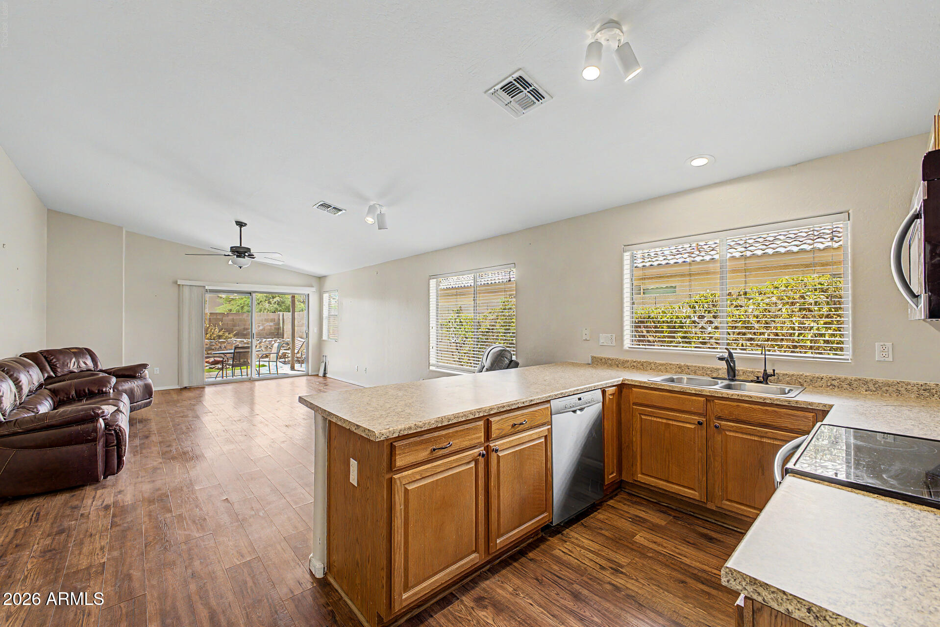 3752 South Bowman Road Apache Junction, AZ 85119 - Photo 6 of 23 10-Bowman
