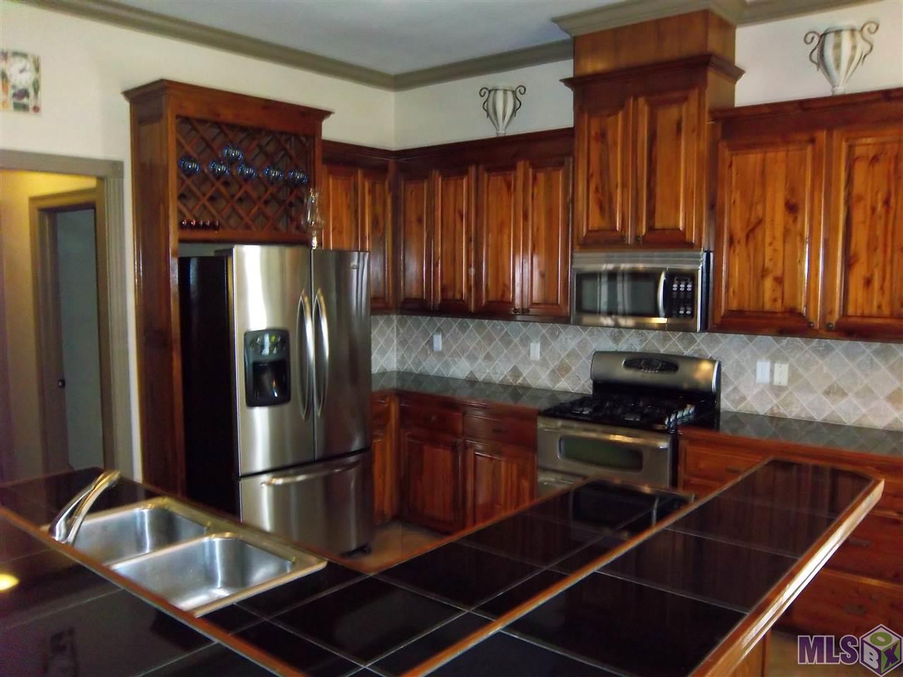 10419 Springtree Avenue Baton Rouge, LA 70810 - Photo 3 of 20 Gallery Image 3