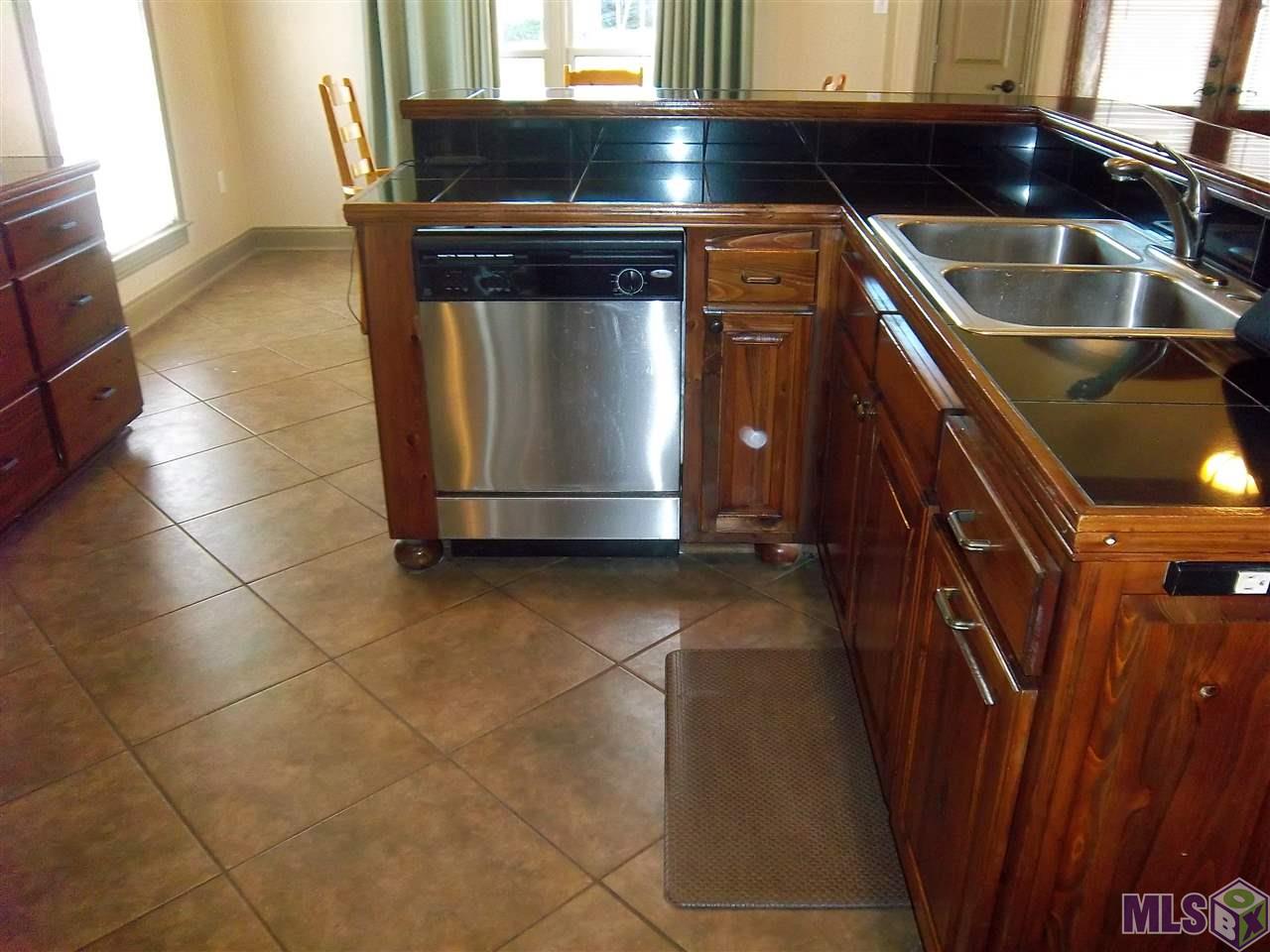 10419 Springtree Avenue Baton Rouge, LA 70810 - Photo 4 of 20 Gallery Image 4