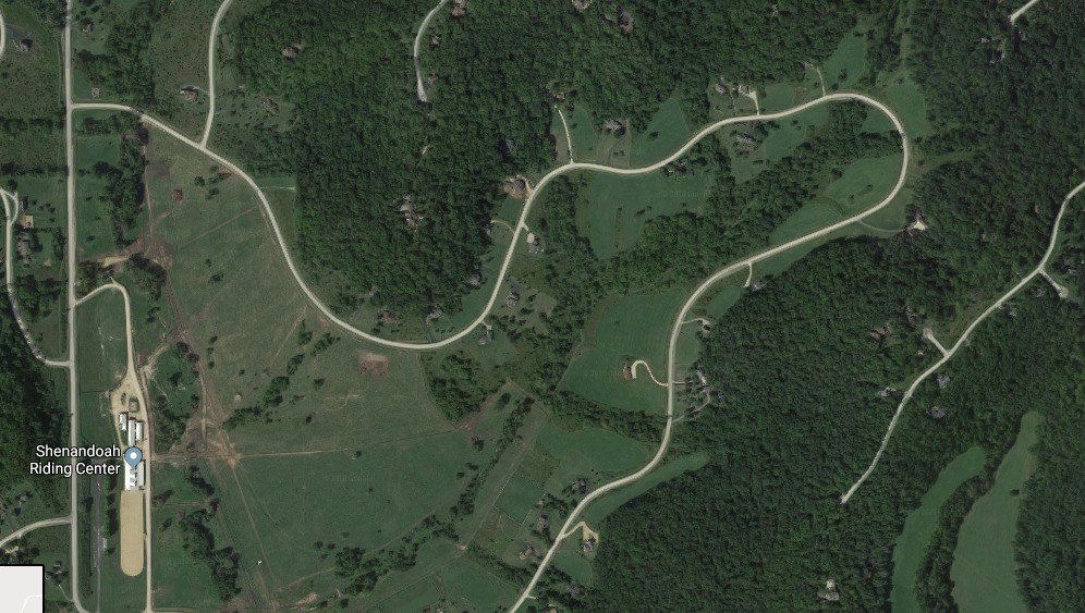 39 Shenandoah Drive Galena, IL 61036 - Photo 18 of 20 an aerial view of a bathroom