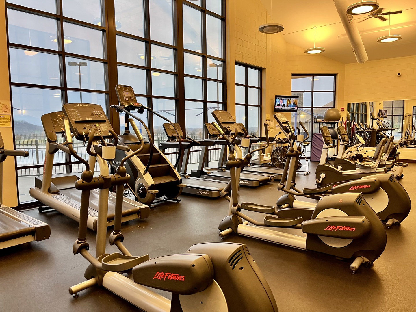 39 Shenandoah Drive Galena, IL 61036 - Photo 9 of 20 a view of a room with gym equipment