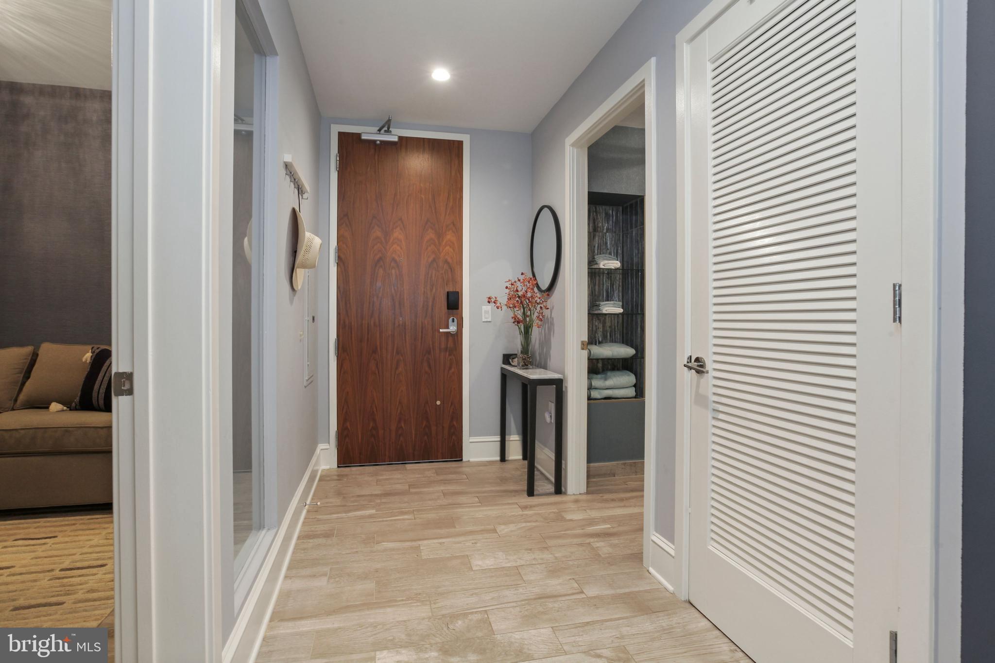 45 Sutton Square Southwest, Unit 604 Washington, DC 20024 - Photo 3 of 42 Gracious entry foyer