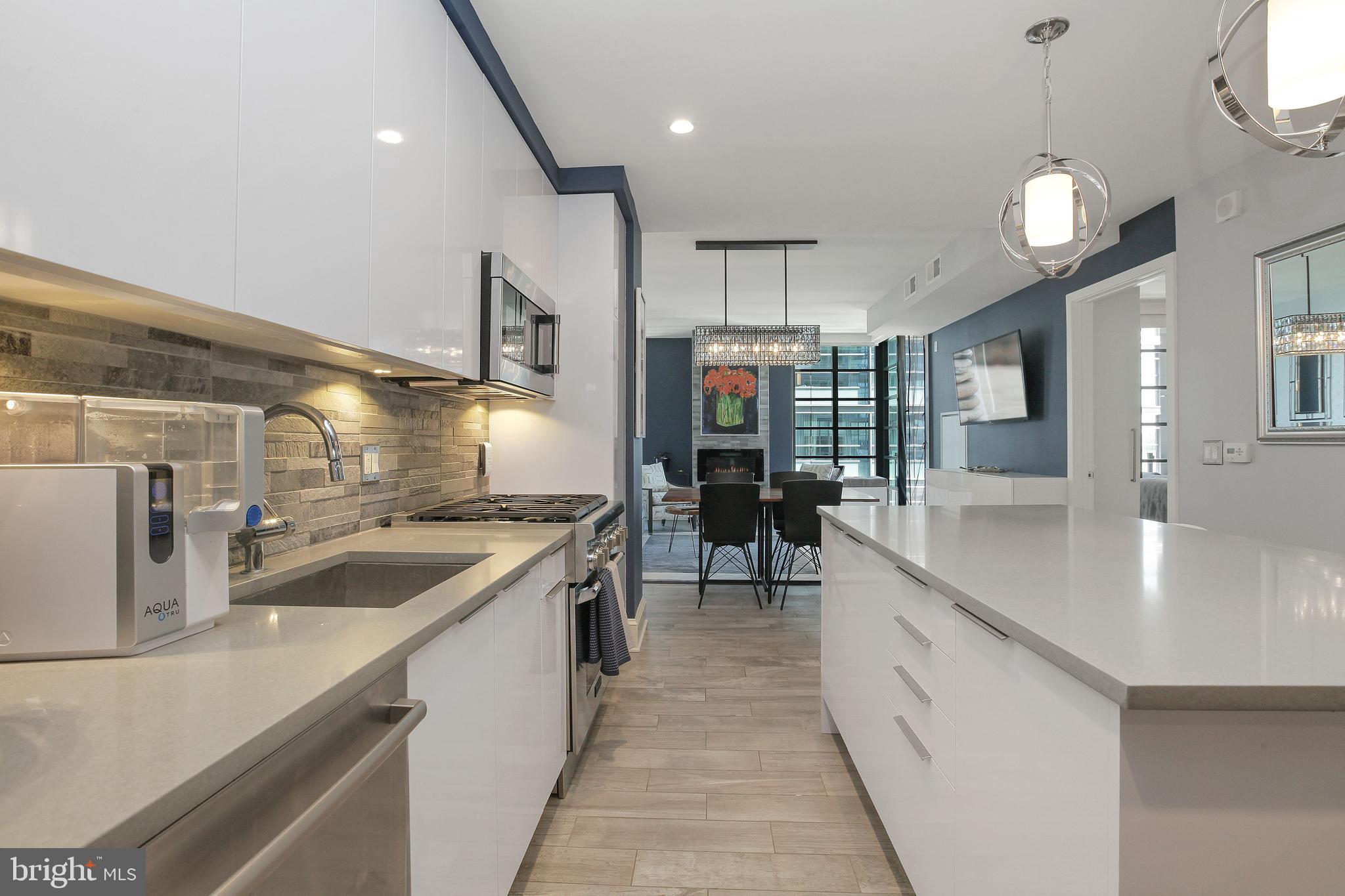 45 Sutton Square Southwest, Unit 604 Washington, DC 20024 - Photo 4 of 42