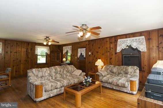 2086 Montevideo Road Hanover, MD 21076 - Photo 8 of 26 Living Room