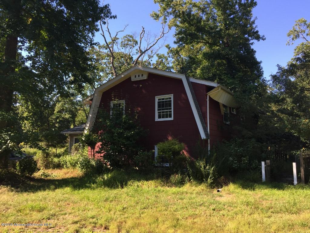 182 Peskin Road Farmingdale, NJ 07727 - Photo 2 of 7 RIGHT
