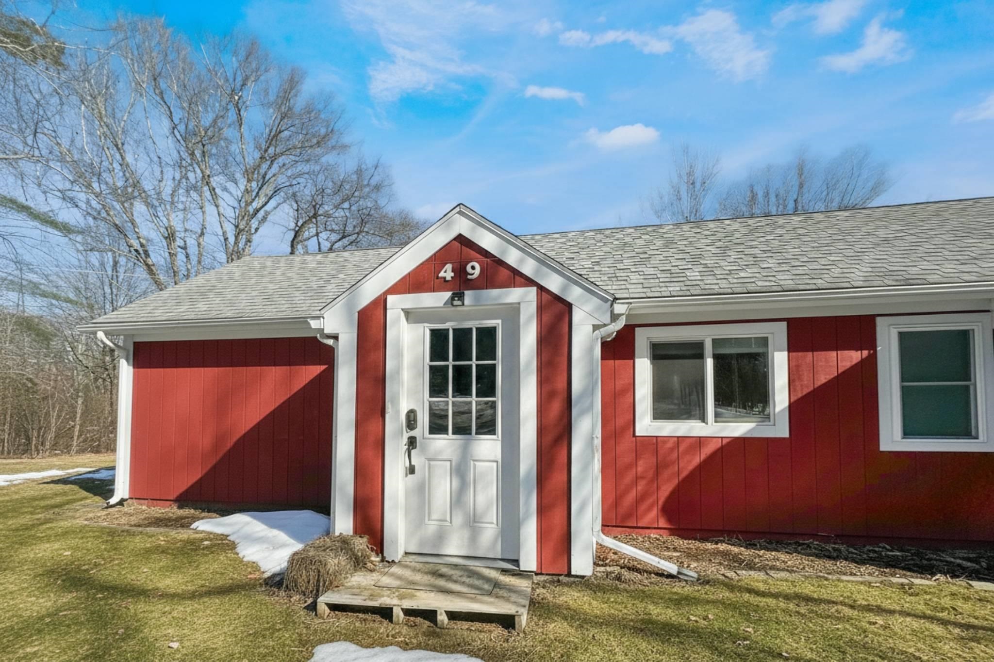 49 Red Sleigh Road Campton, NH 03223 - Photo 3 of 31