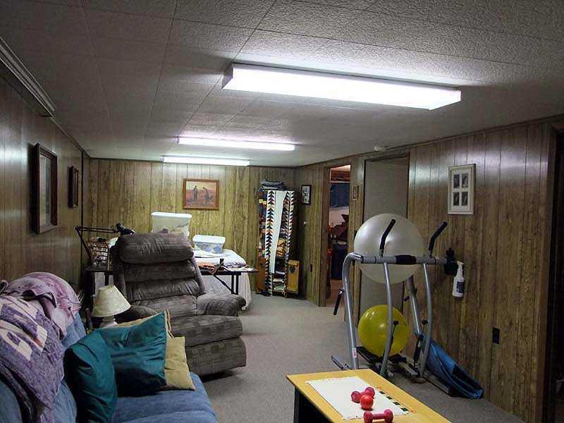 726 Ludlow Road Houlton, ME 04730 - Photo 30 of 35 Den/Family/Great Room.