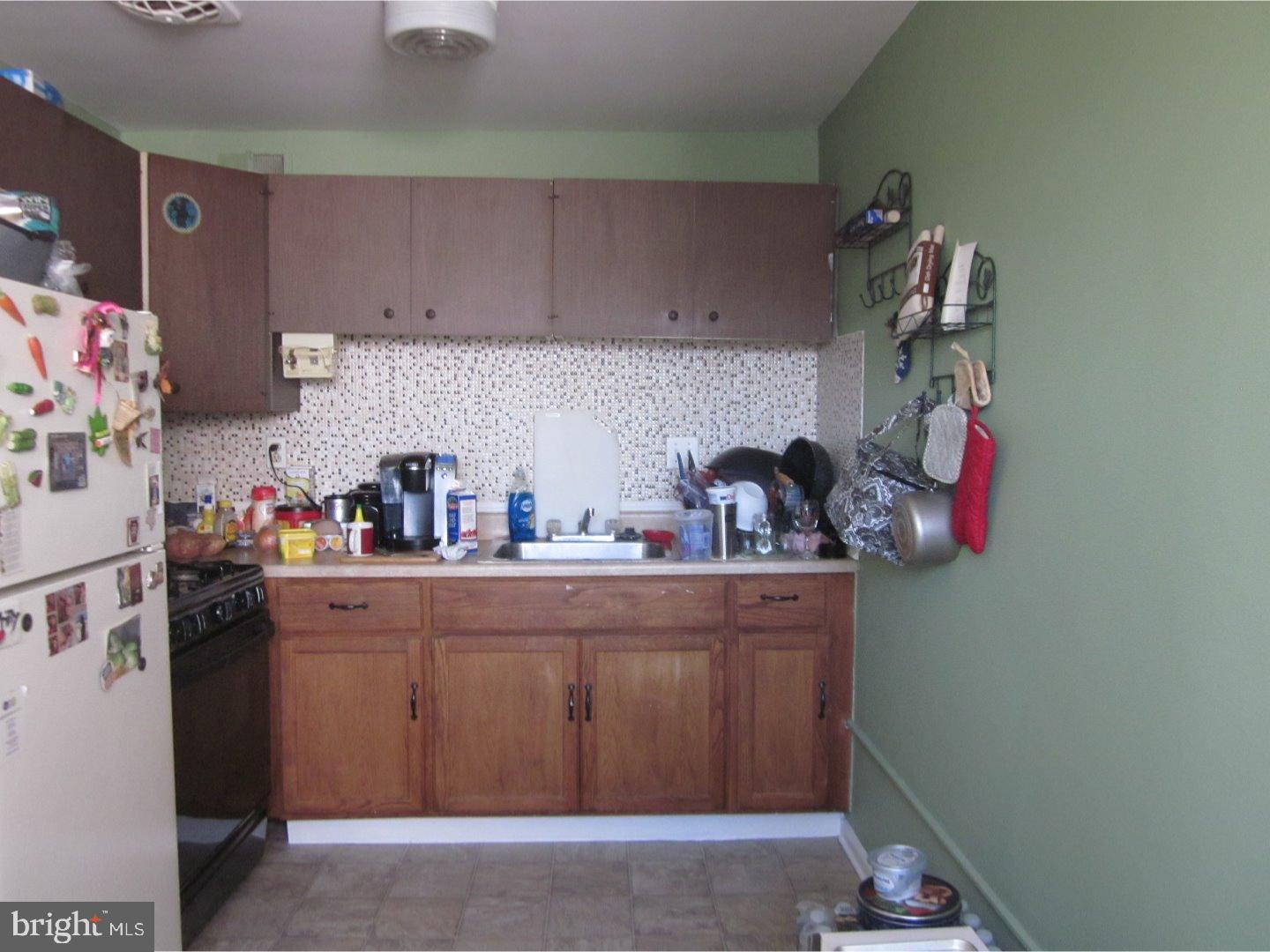 10834 Harrow Road Philadelphia, PA 19154 - Photo 2 of 15