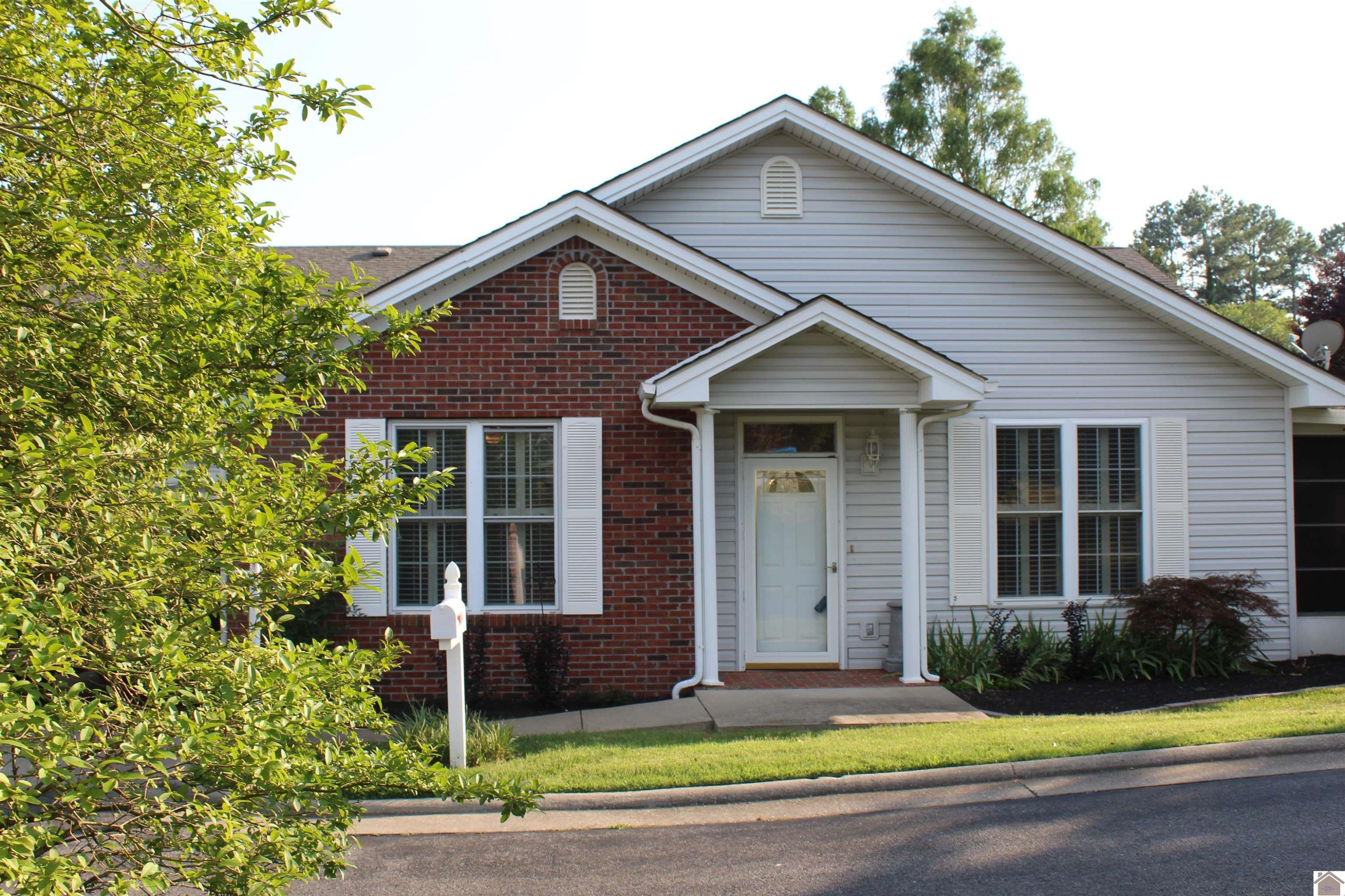1804 Elmdale Road Paducah, KY 42003 - Photo 1 of 1 Front View