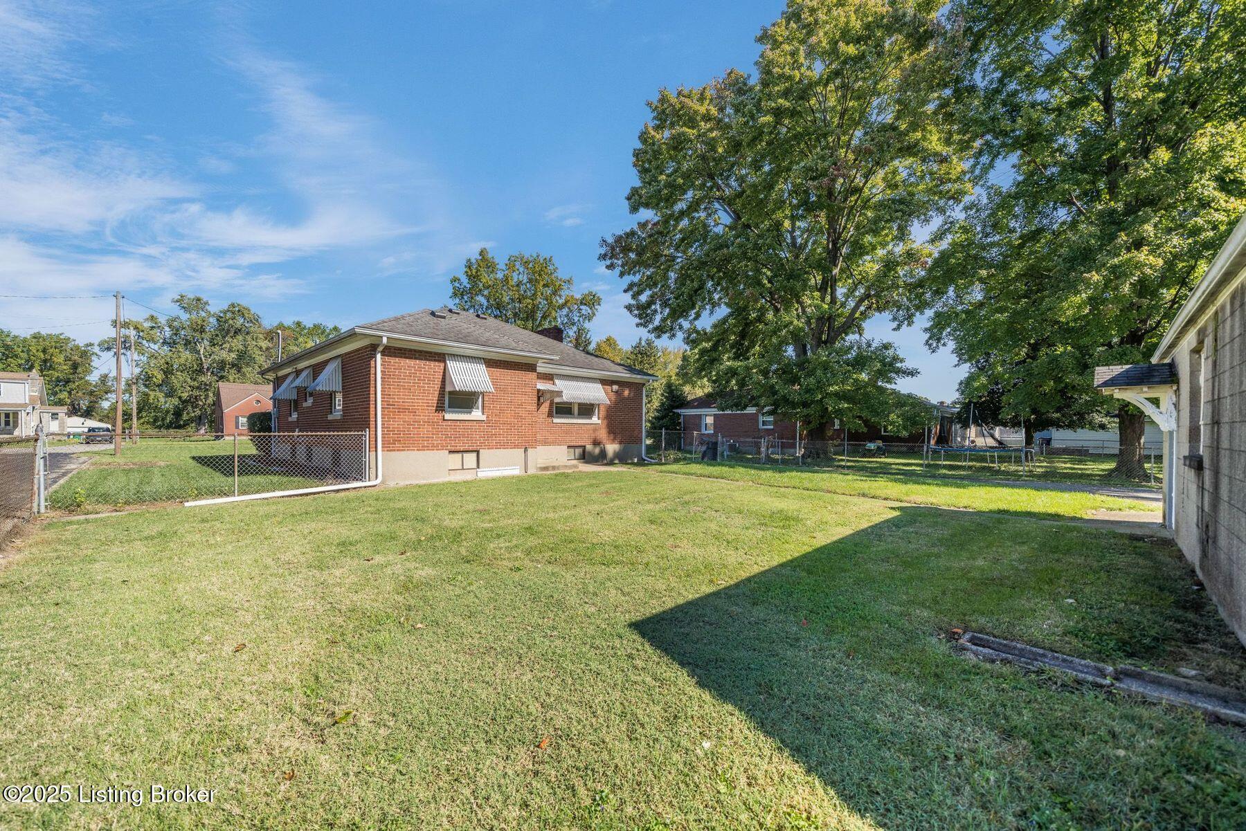 1854 Farnsley Road Louisville, KY 40216 - Photo 33 of 41 photo_online_032