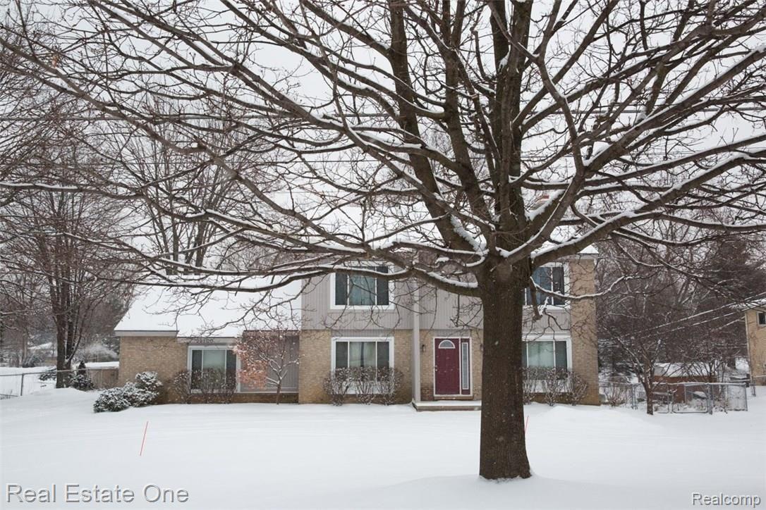29800 Drake Road Farmington, MI 48331 - Photo 3 of 44 Front View 3.jpg