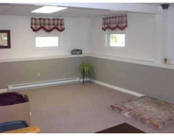 36 Whiting Road Oxford, MA 01540 - Photo 26 of 28