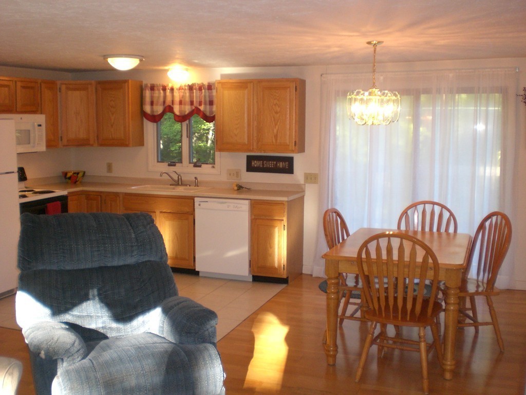 36 Whiting Road Oxford, MA 01540 - Photo 8 of 28