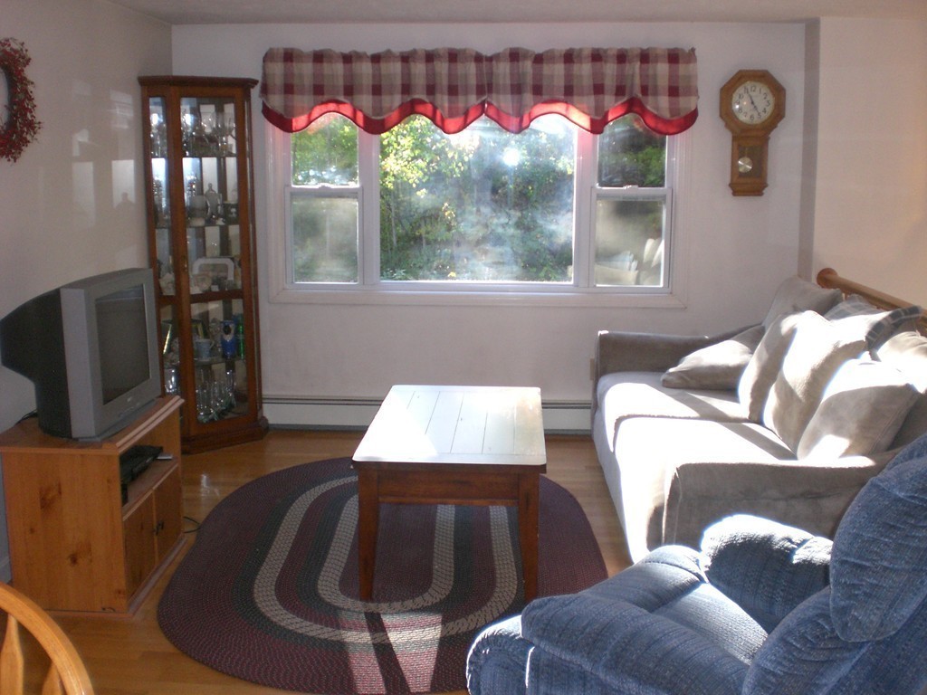 36 Whiting Road Oxford, MA 01540 - Photo 9 of 28