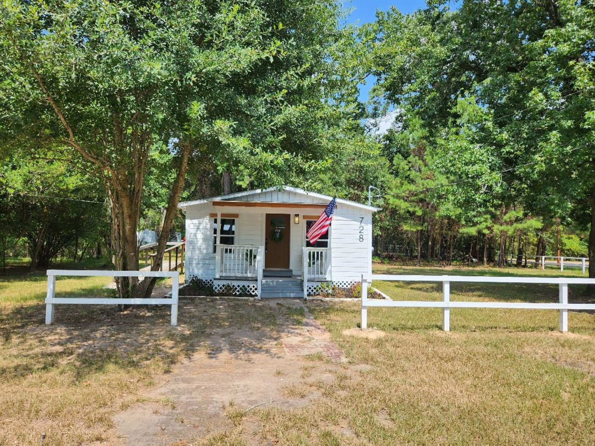 728 Hudson Road Conroe, TX 77304 - Photo 5 of 26