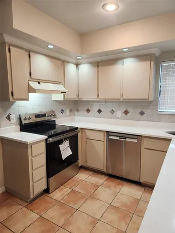 $1,900 | 927 Northwest 41st Drive, Gainesville, FL 32605