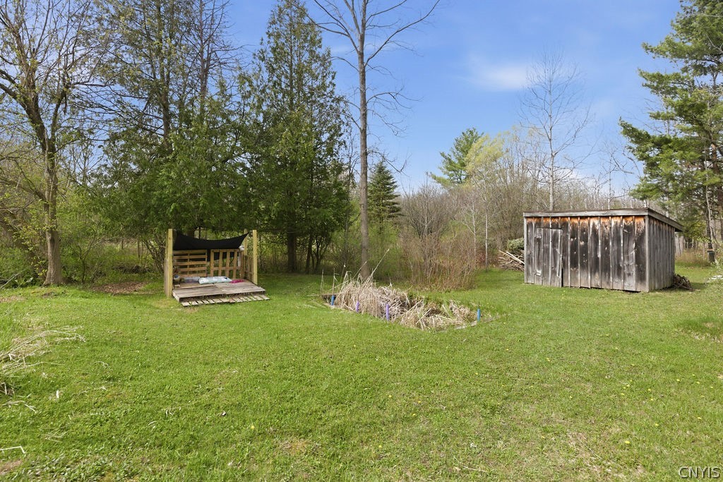 4017 E Road Cazenovia, NY 13035 - Photo 30 of 43 Hang out space - that's a pond just in front of t