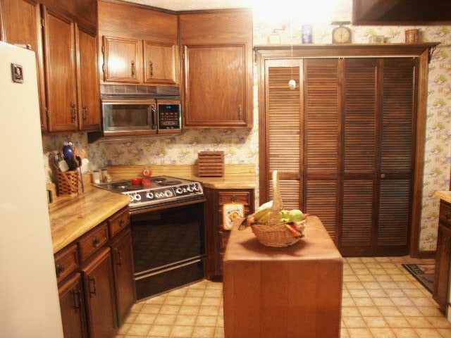 6 Walker Springs Road Taylors, SC 29687 - Photo 8 of 25 Gallery Image 8