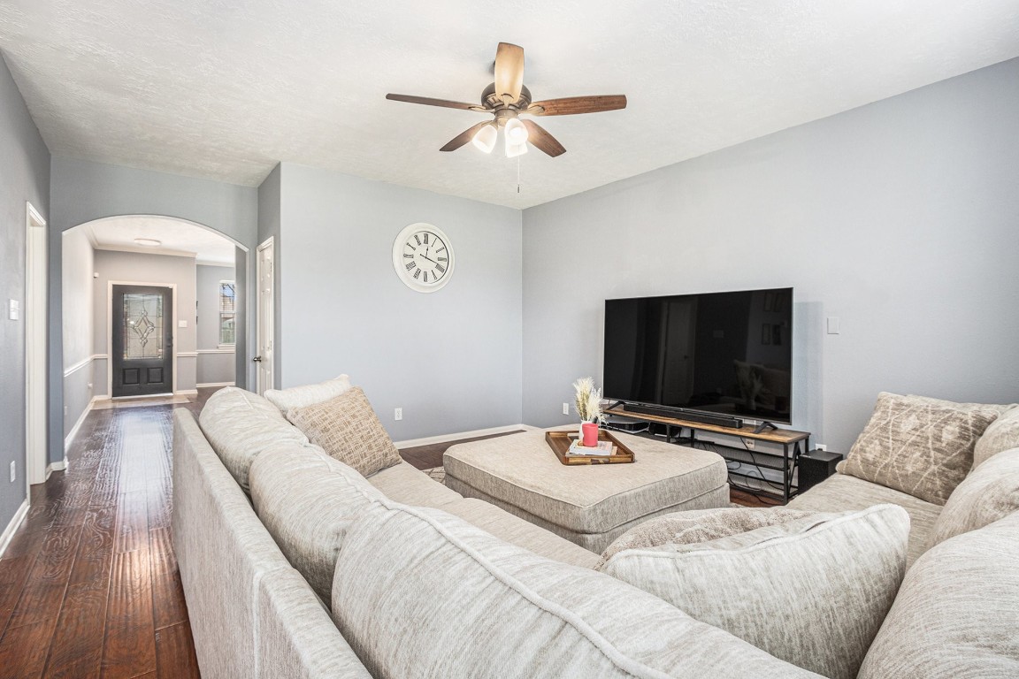 9719 Opal Rock Drive Rosharon, TX 77583 - Photo 8 of 31